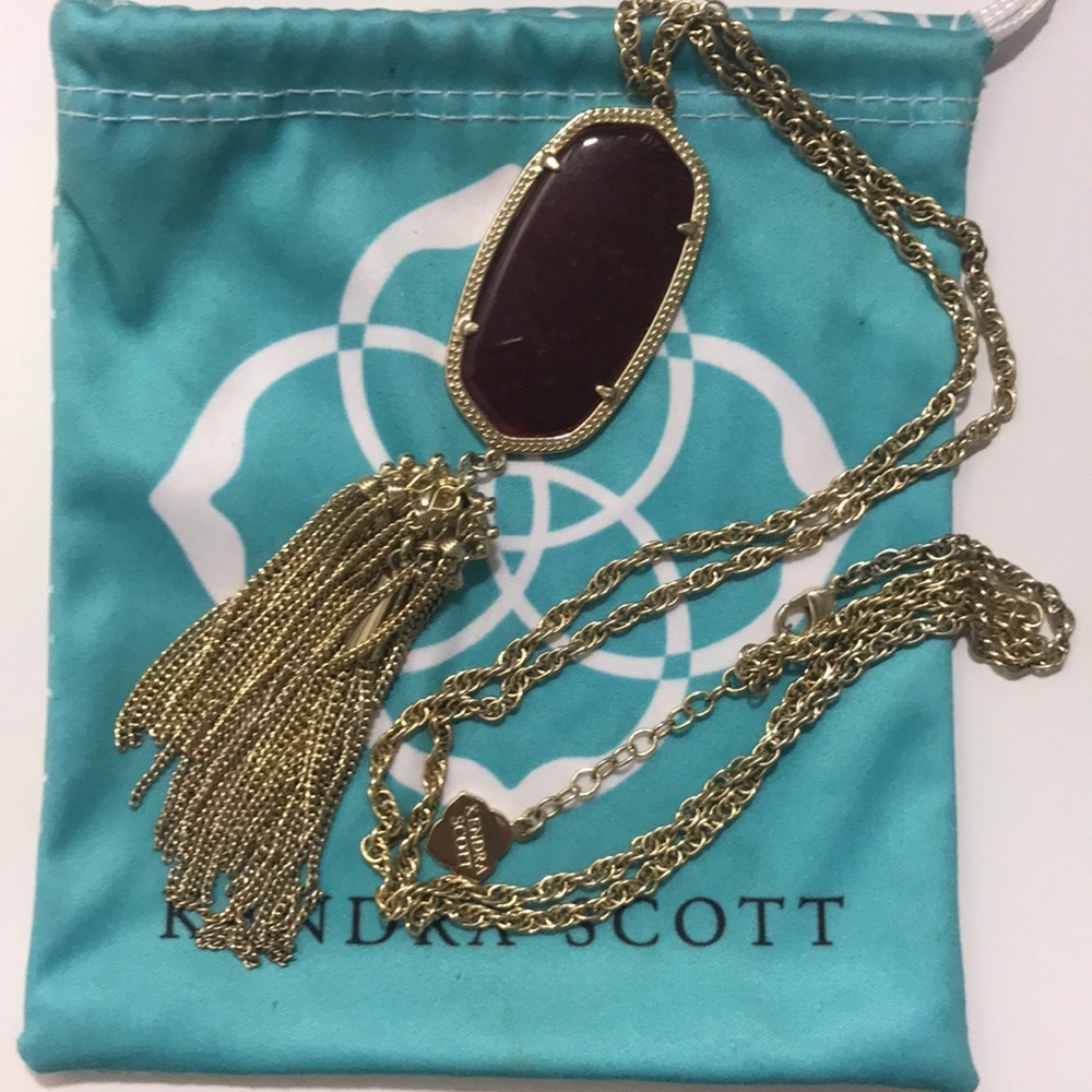 Kendra Scott necklace